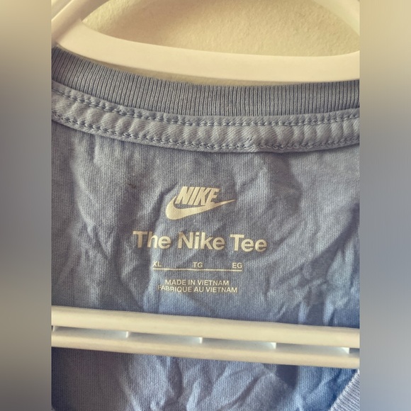 Women's Nike Sportswear Essential Spectrum Tee XL - Picture 2 of 5